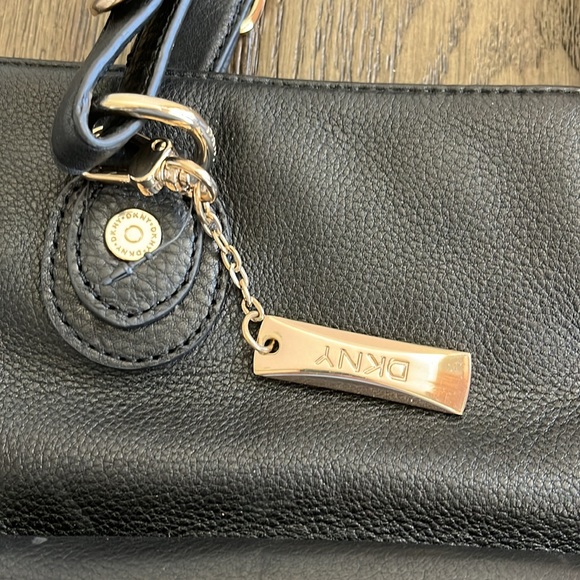 NWT DKNY Donna Karan New York Black Soft Leather W/Logo Plaque Bag - Picture 7 of 12
